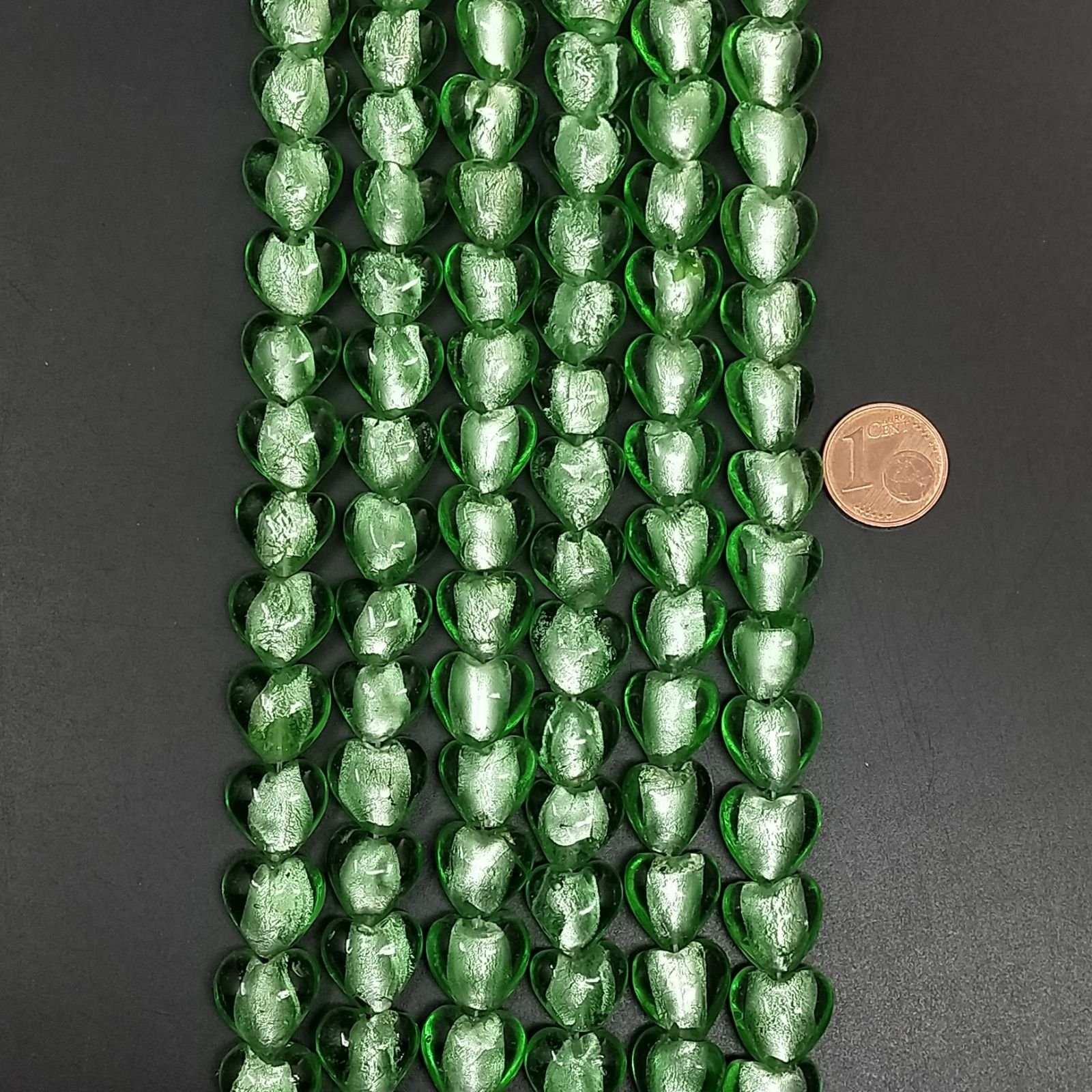 Perline in Vetro Stile Murano Verde scuro Forma Cuore Piatto Liscio Foro Passante 12mm