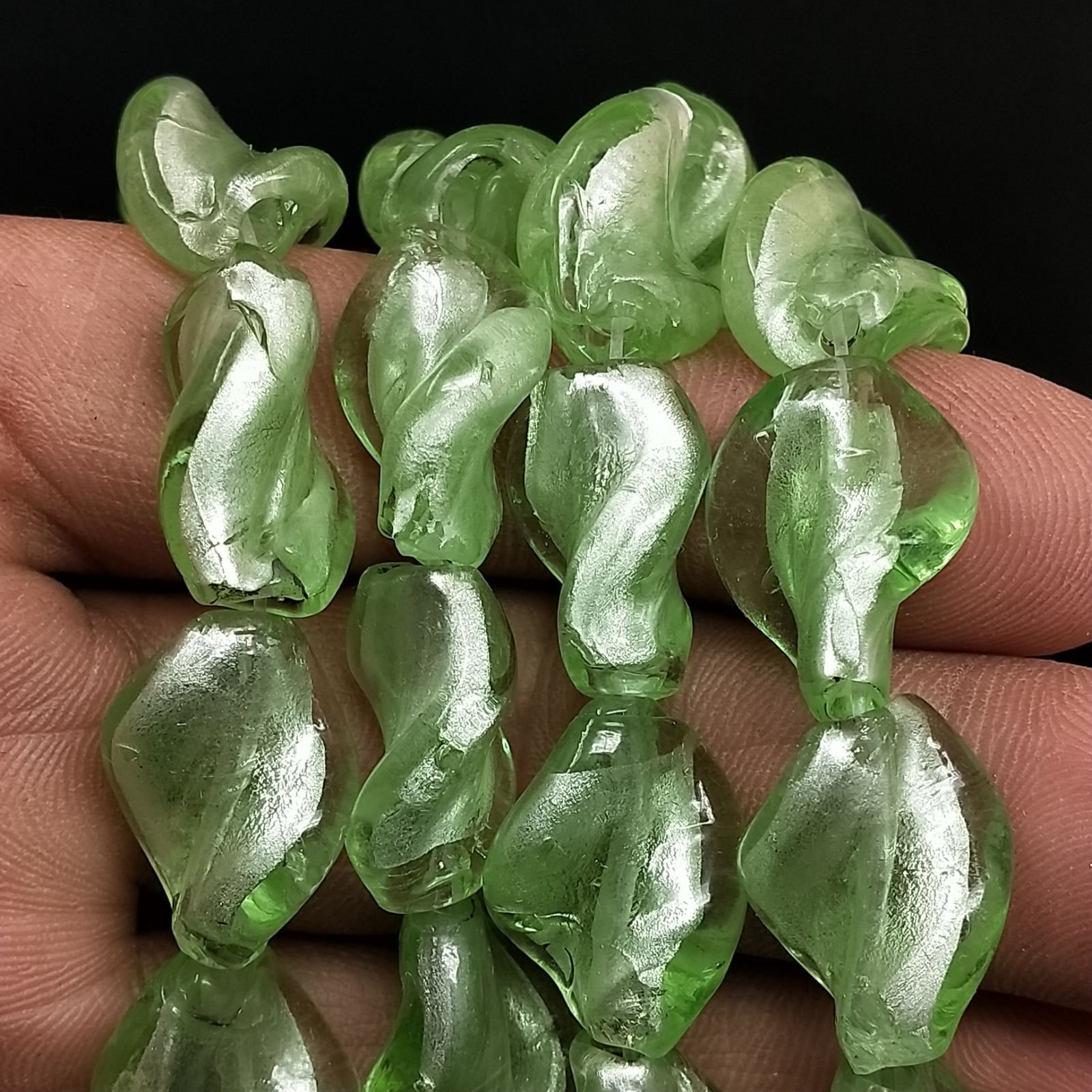 Perline in Vetro Stile Murano Twist Verde 14X19mm Liscio Foro Passante