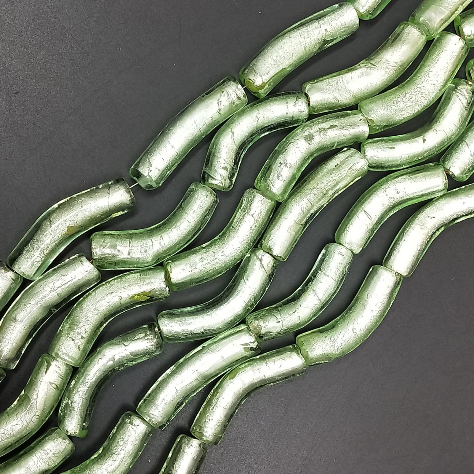 Perline in Vetro Stile Murano Forma Barilotto Liscio Foro Passante Curvi Verde Chiaro 10X40mm