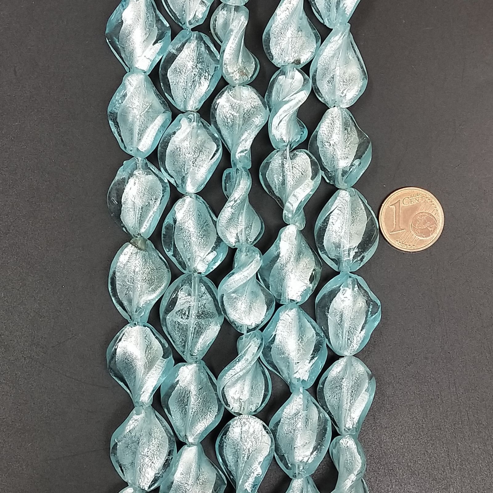 Perline in Vetro Stile Murano Celeste Twist 15x18mm Liscio Foro Passante