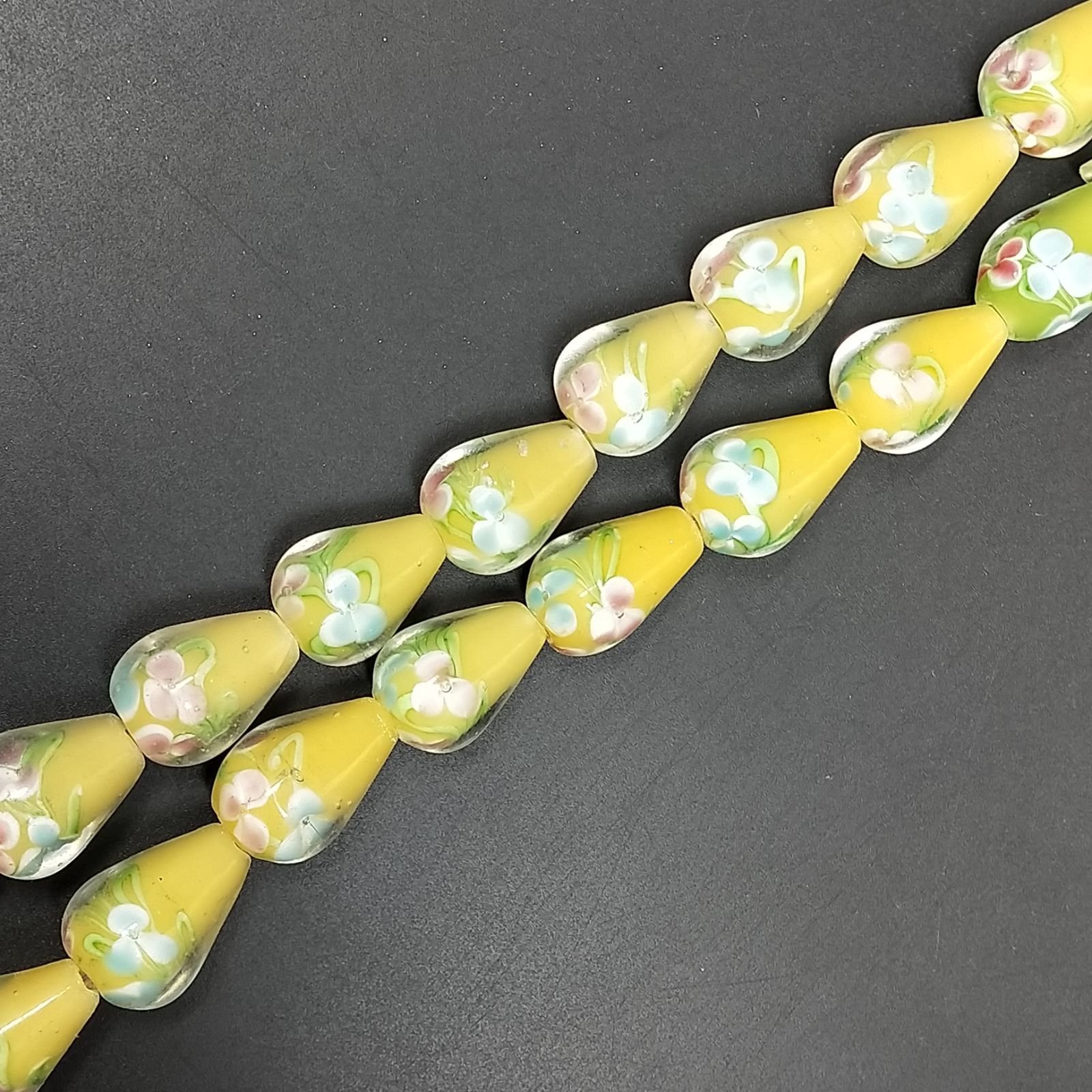 Perline in Vetro Stile Murano Giallo Forma Goccia Tondo Liscio Foro Passante 12X18mm