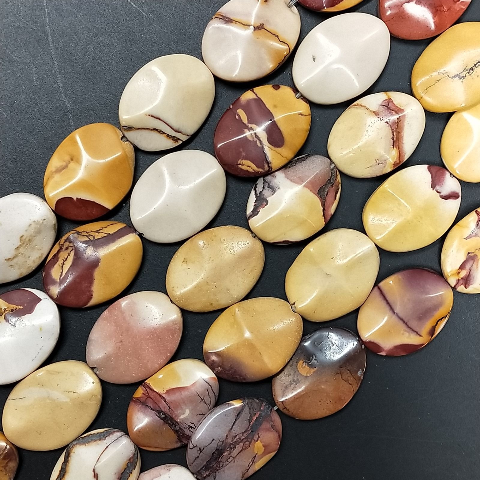 Oliva Naturale in Perline Forma Ovale Lavorato Piatto Liscio Foro Passante 15X20mm