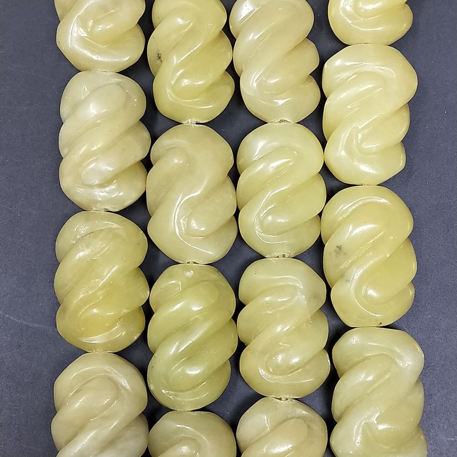 Giada Limone Naturale Perline Forma Fantasia Insione Infinito Liscio Foro Passante 18x30mm