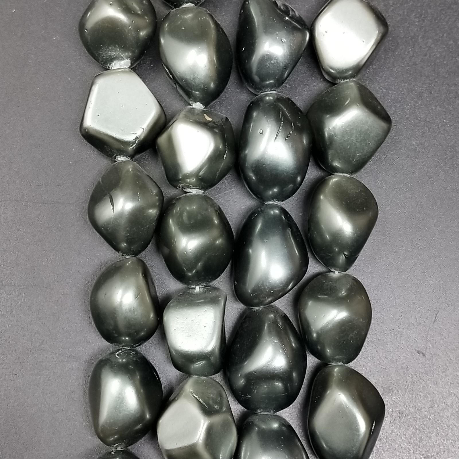 Perle di maiorca grigio verde sassi lisci