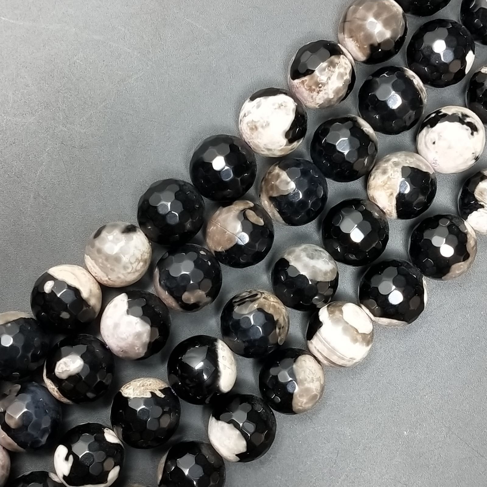 Agata Bicolore Nera Viola Perline Forma Tondo Sfaccettato 14mm