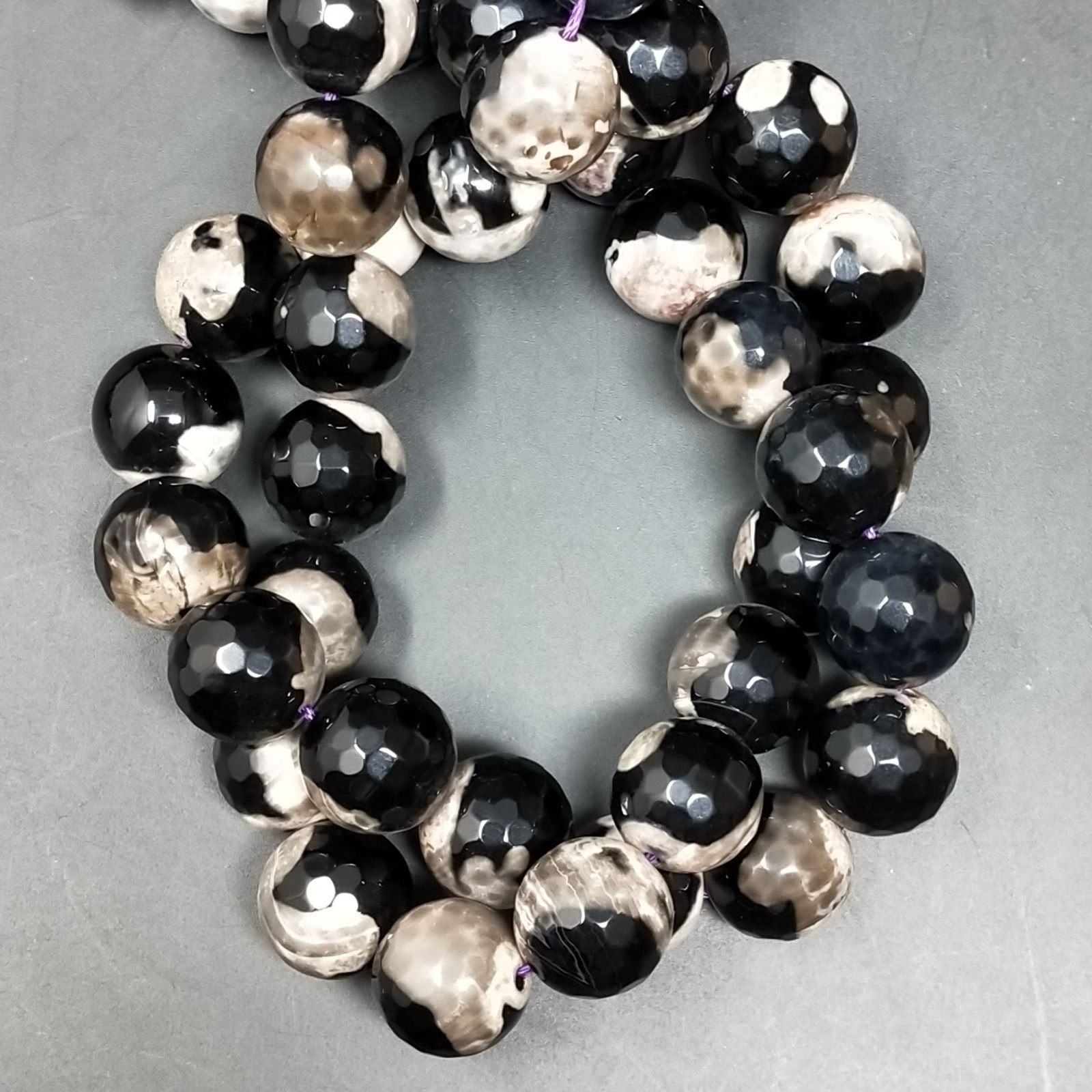 Agata Bicolore Nera Viola Perline Forma Tondo Sfaccettato 14mm