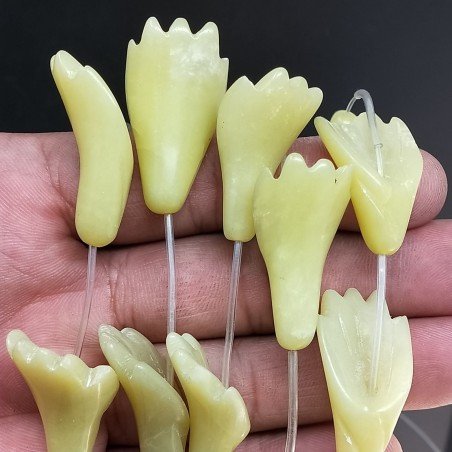 Giada Oliva Naturale Perline Forma Fiore Inciso Liscio Foro Passante