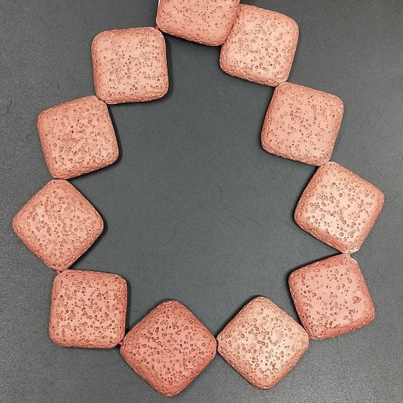 Pietra Lavica Rossa in Perline Forma Rombo Piatto Liscio Foro Diagonale 30mm