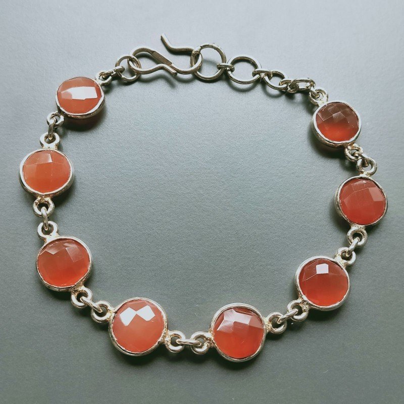 Bracciale Di Argento 925 con Corniola Briolette Taglio Tondo Sfaccettato Dorato Bracciale Di Argento 925 con Corniola Briolette Taglio Tondo Sfaccettato Dorato