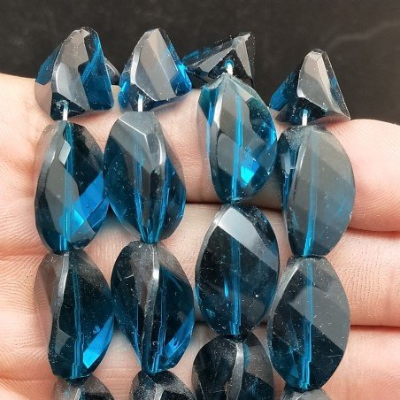 Cianite Idrotermale in Perline Forma Twist Sfaccettato Foro Passante 13X20mm