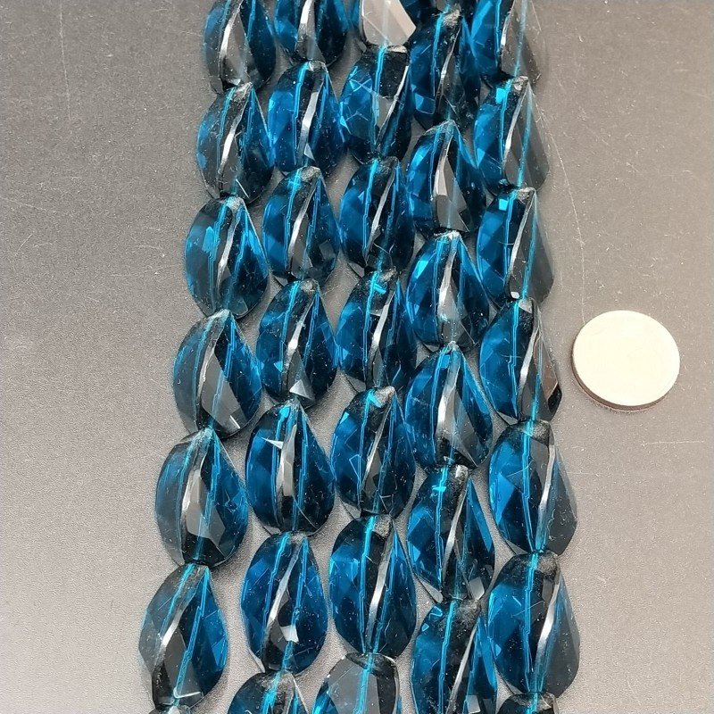Cianite Idrotermale in Perline Forma Twist Sfaccettato Foro Passante 13X20mm
