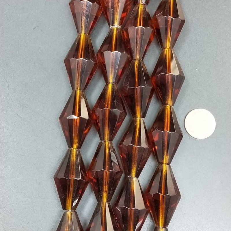 Cristallo Whisky in Perline Forma Rombo Sfaccettato Foro Passante 17X29mm Cristallo Whisky in Perline Forma Rombo Sfaccettato Foro Passante 17X29mm