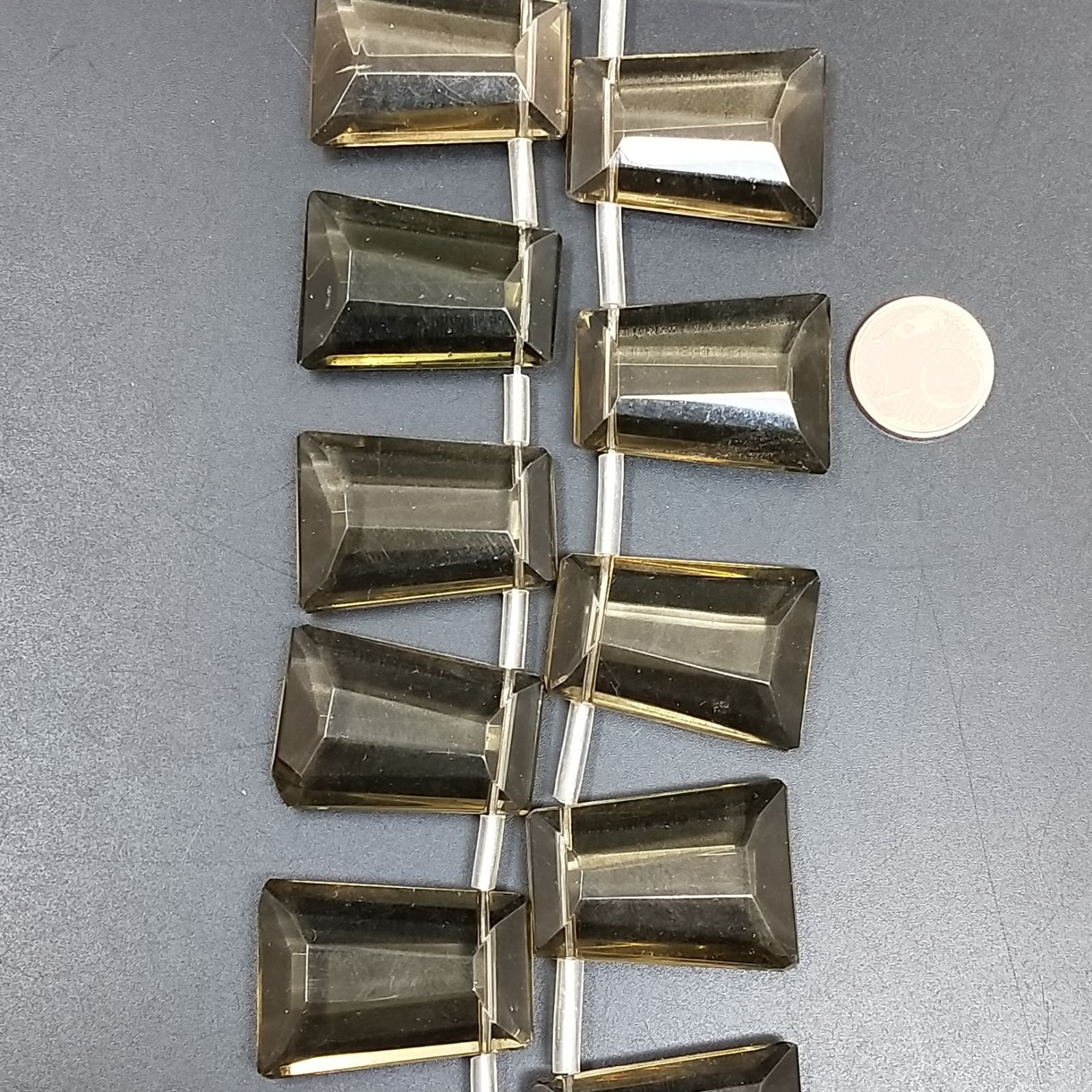 Quarzo Fume Idrotermale in Perline Forma Trapezio Piatto Sfaccettato Foro Laterale 20X28mm