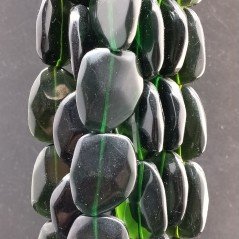 Cristallo smeraldo sassi piatti