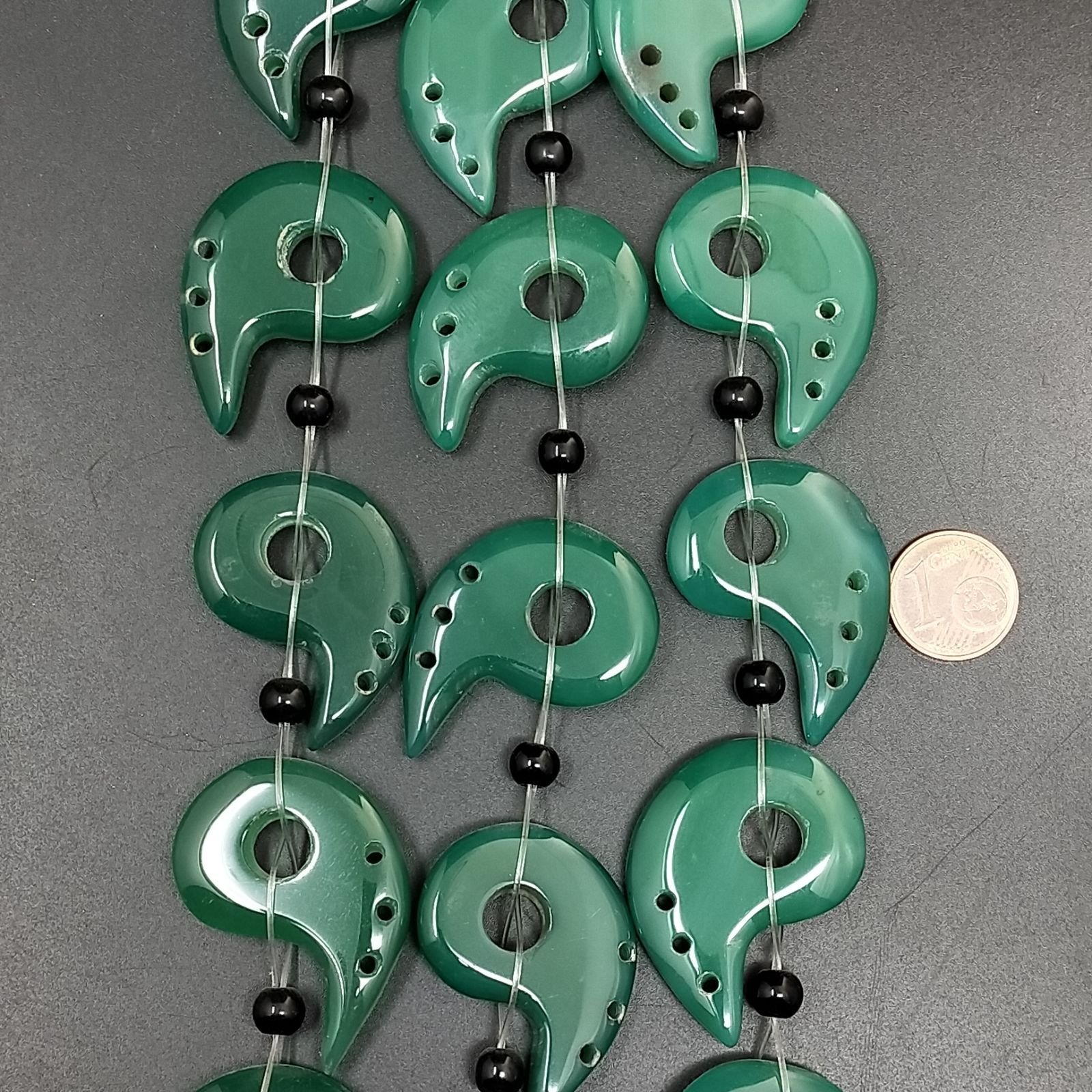 Agata Verde Naturale Perline Forma Yin Yang Fengshui Liscio Foro Passante