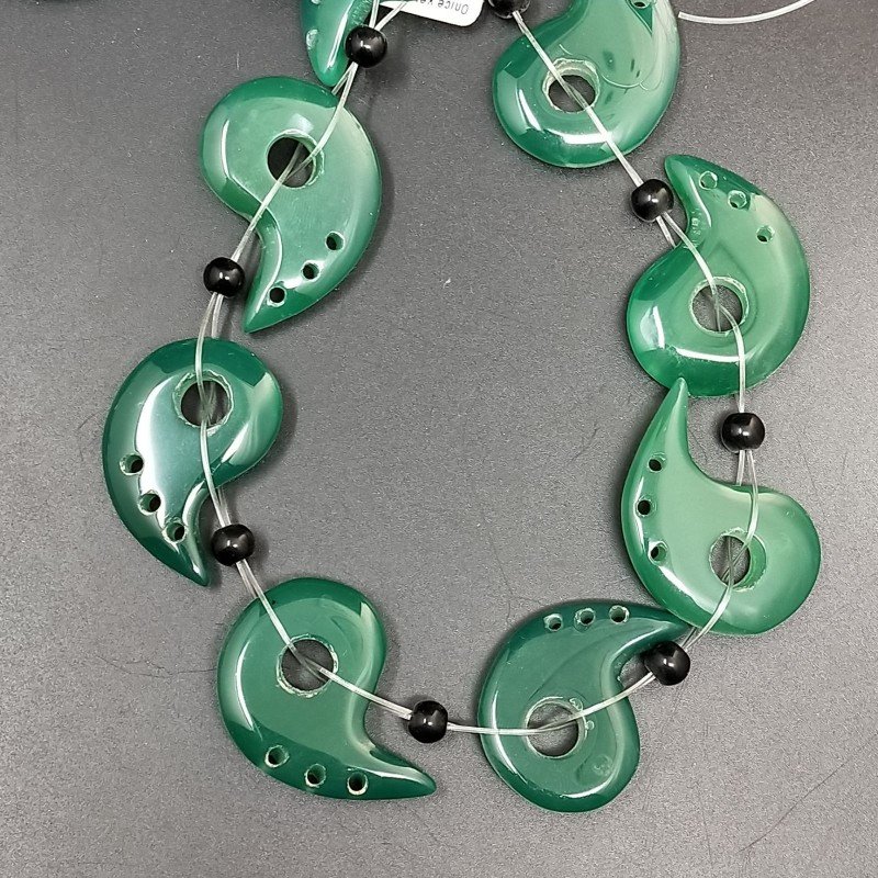 Agata Verde Naturale Perline Forma Yin Yang Fengshui Liscio Foro Passante