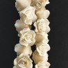 Resina Perline Bianco Forma Rosa Inciso Liscio Foro Passante 20mm