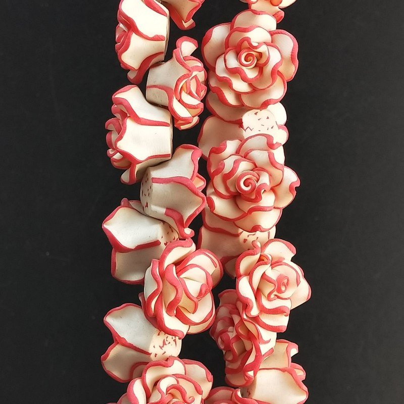 Resina Perline Rosso Bianco Forma Rosa Inciso Liscio Foro Passante 21mm