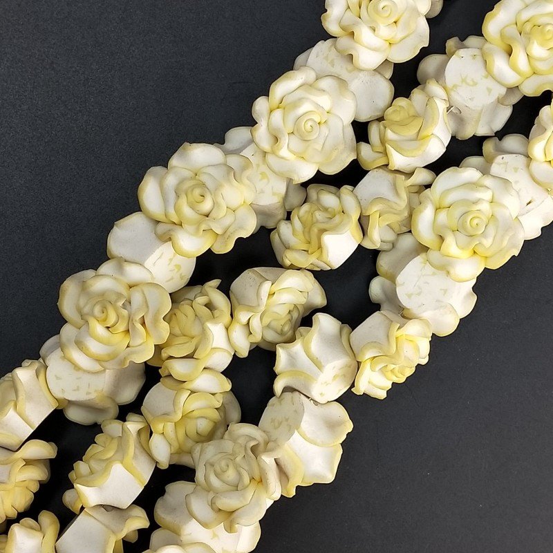 Resina Perline Bianco Giallo Forma Rosa Inciso Liscio Foro Passante 320mm