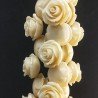 Resina Perline Beige Forma Rosa Inciso Liscio Foro Passante 28mm