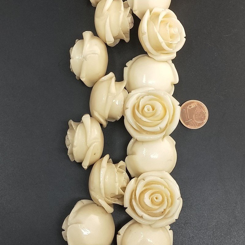 Resina Perline Beige Forma Rosa Inciso Liscio Foro Passante 28mm
