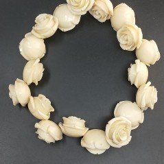 Resina Perline Beige Forma Rosa Inciso Liscio Foro Passante 28mm