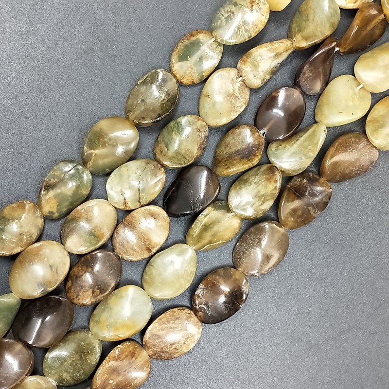 Giada Naturale in Perline Forma Ovale Elicoidale Liscio Foro Passante 13x17mm