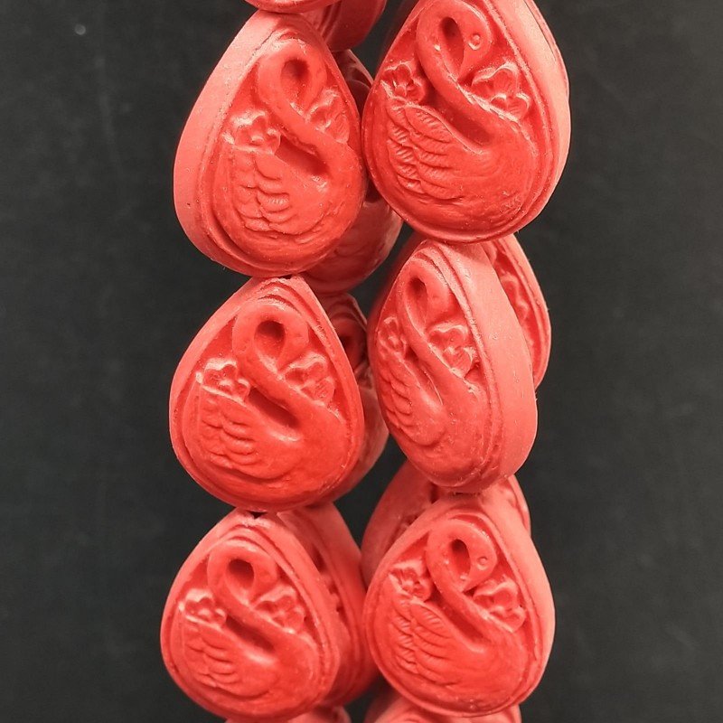 Resina Rossa in Perline Forma Goccia Piatto Liscio Inciso Foro Passante 22X28mm