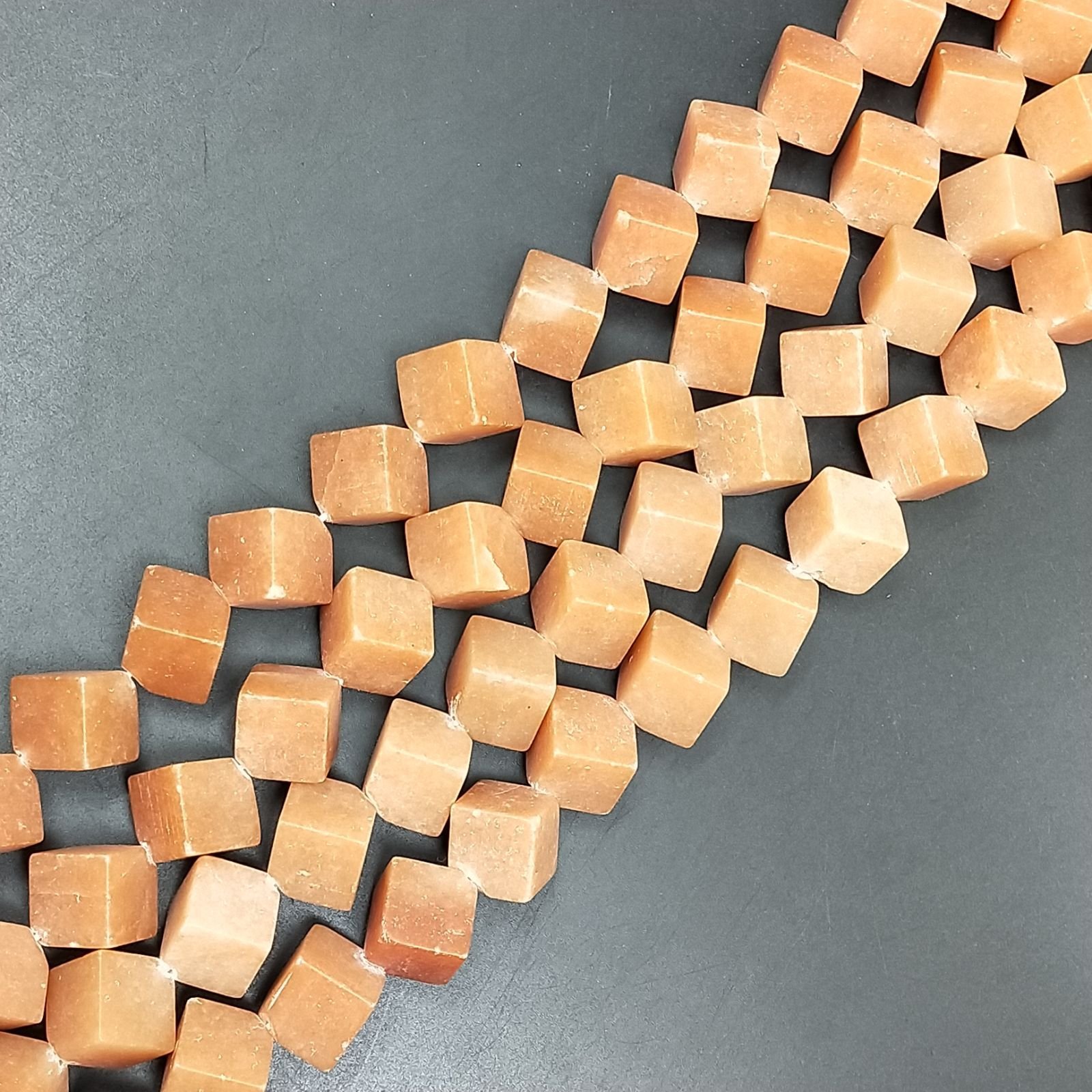 Avventurina Arancio Perline Forma Cubetti Liscio Foro Diagonale 16mm