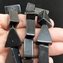 Onice Nera Naturale in Perline Forma Triangolo Piatto Liscio Foro Passante 20mm