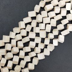 Osso Sintetico Perline Forma Cubetti Liscio Foro Diagonale 10mm