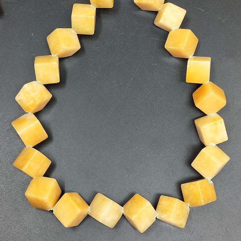 Avventurina Gialla Perline Forma Cubetti Liscio Foro Diagonale 18mm