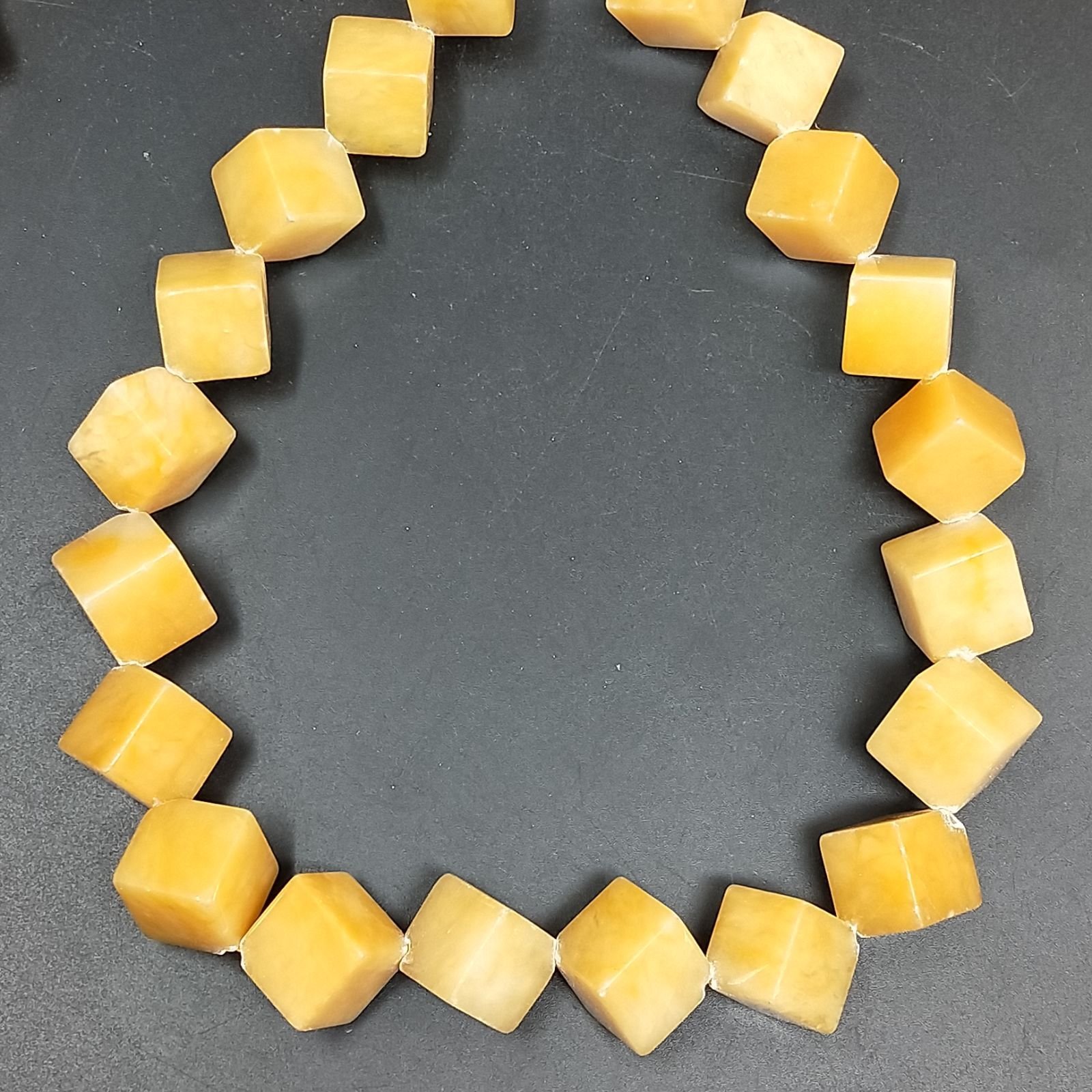 Avventurina Gialla Perline Forma Cubetti Liscio Foro Diagonale 18mm