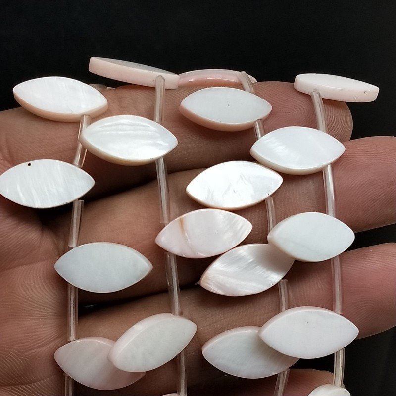 Madreperla Tonalità Rosa Perline Forma Foglia Piatto Liscio Foro Laterale 08x18mm
