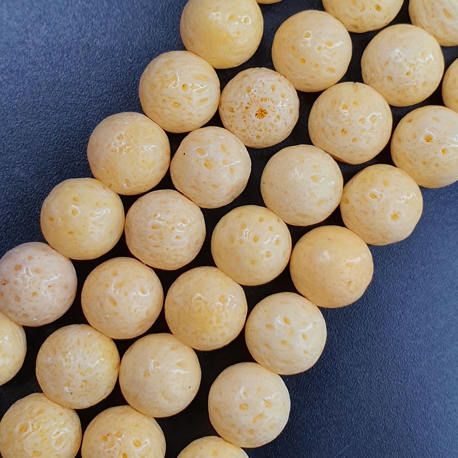 Corallo Bamboo Spugna Giallo Perline Forma Tondo Liscio 08mm