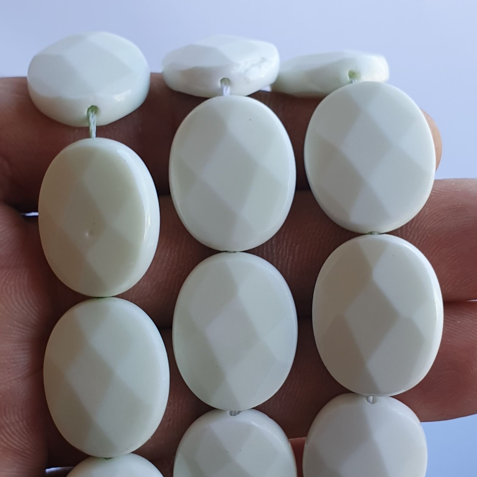 Agata Bianca in Perline Forma Ovale Piatto Liscio Foro Passante 18X22mm