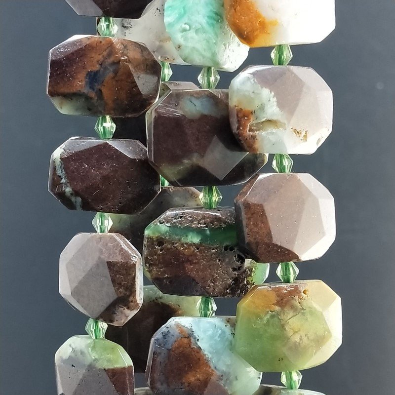 Crisoprasio grezzo sassi irregolari piatti sfaccettati 20-15mm Crisoprasio grezzo sassi irregolari piatti sfaccettati 20-15mm