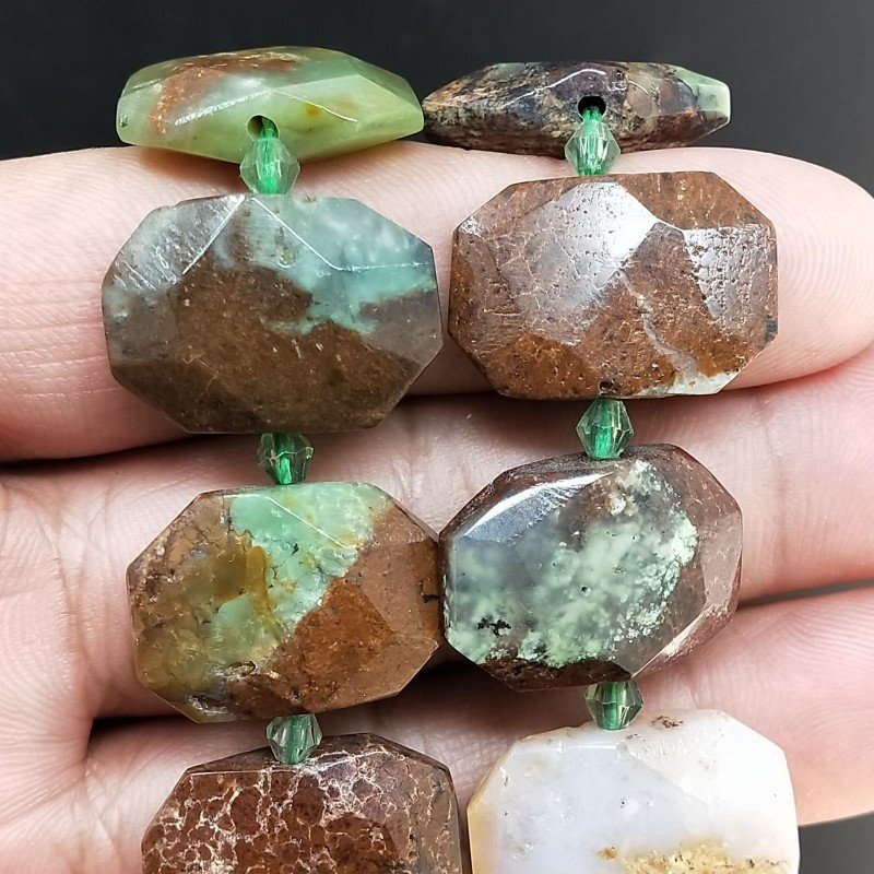 Crisoprasio grezzo sassi irregolari piatti sfaccettati 20-15mm Crisoprasio grezzo sassi irregolari piatti sfaccettati 20-15mm