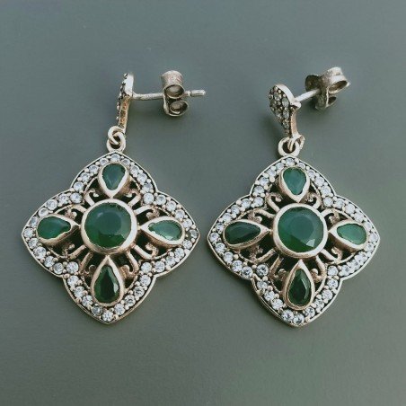 Orecchini Di Argento 925 con Radice di Smeraldo Sfaccettato con Zircone a Perno Stile Etnico