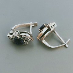Orecchini Di Argento 925 con Radice di Zaffiro Sfaccettato con Zircone a Perno Chiuso Stile Etnico