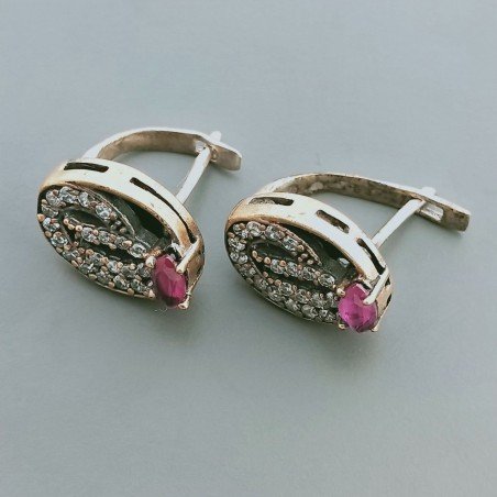 Orecchini Di Argento 925 con Radice di Rubino Sfaccettato con Zircone a Perno Chiuso Stile Etnico