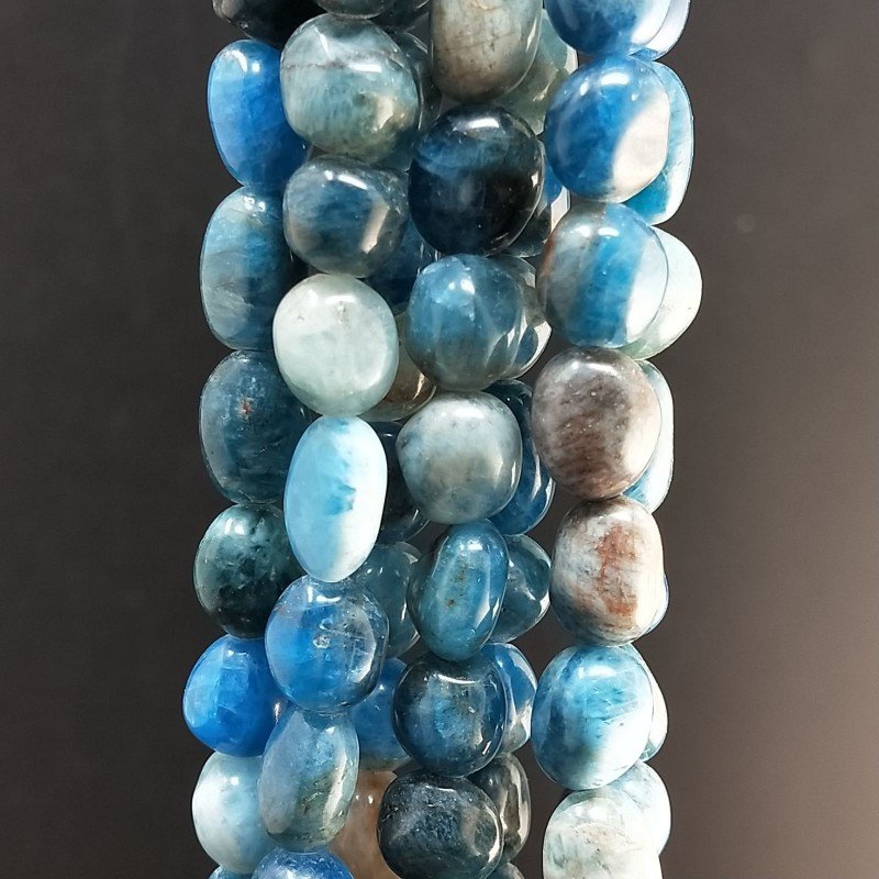 Apatite sassi irregolari lisci