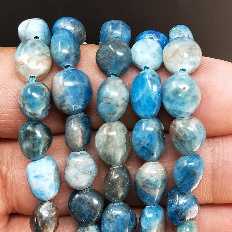 Apatite sassi irregolari lisci