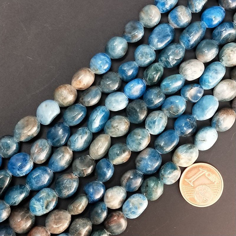 Apatite sassi irregolari lisci