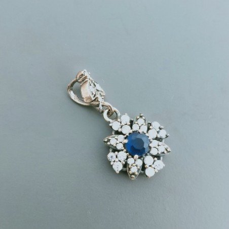 Ciondolo Di Argento 925 con Radice di Zaffiro Tondo e Zirconi Stile Etnico