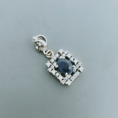 Ciondolo Di Argento 925 con Radice di Zaffiro Ovale e Zirconi Stile Etnico