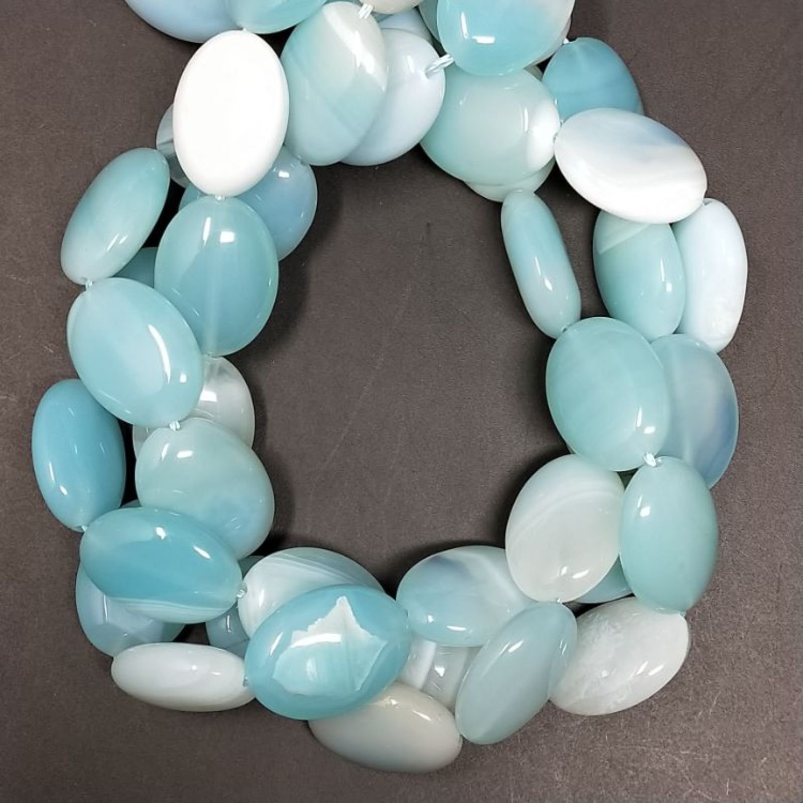Agata Brasiliana Celeste Striata in Perline Forma Ovale Piatto Liscio Foro Passante 15x20mm