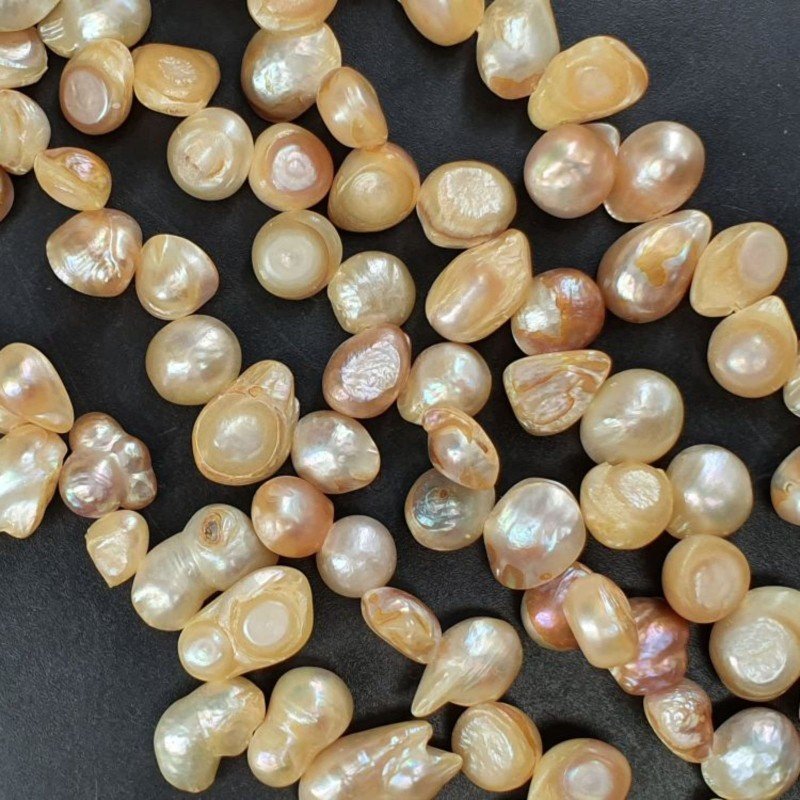 Perle di fiume irregolare giallo chiaro foro laterale