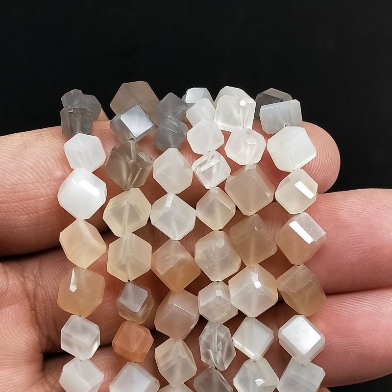 Pietra Di Luna Multi Naturale Perline Forma Cubetti con Foro Diagonale Sfaccettato a Mano