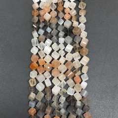 Pietra Di Luna Multi Naturale Perline Forma Cubetti con Foro Diagonale Sfaccettato a Mano